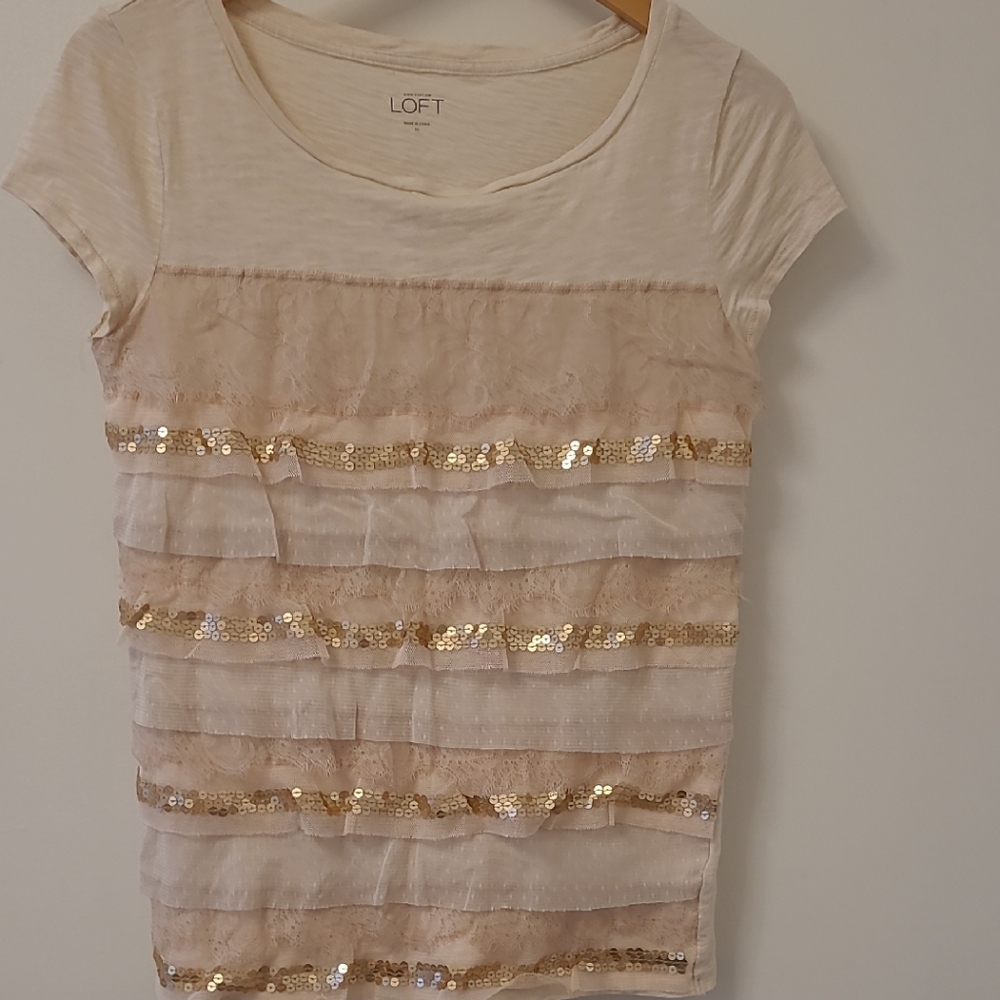 LOFT Women's Cream and Gold Sequin Short Sleeve Top Size M